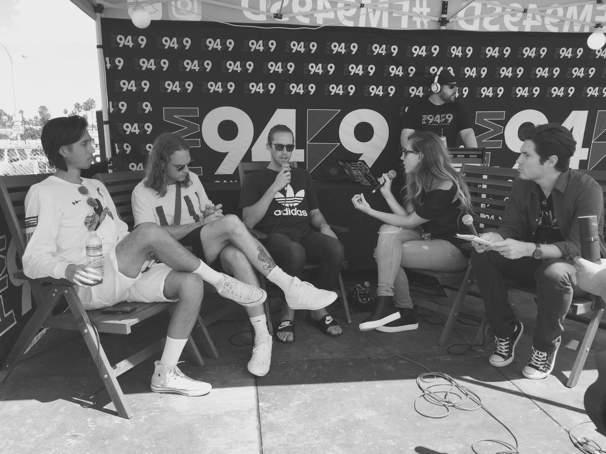danaandjayson's tweet photo. Why so serious @SirSly? OH! Because some raw & real questions were going down! 👂: https://t.co/QQ0nx7zWvD #IndieJam #ArtistExposed 🤘🏻🤘🏻 https://t.co/2GKc8oDGQV
