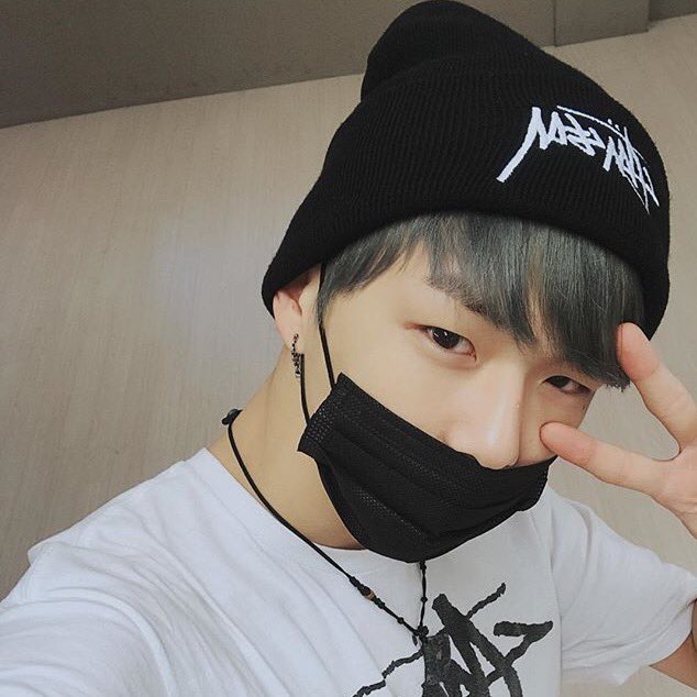 peachesandtokki's tweet photo. Kang gogi is such a tease yah know. that gray haired kang gogi can we hv it again?
#KangDaniel #WannaOne #PredebutSelca
#οΏ½οΏ½λ€λμ #λ
€λ #μλμ #λ
€μλ
€μ https://t.co/e4MMCSKmXy