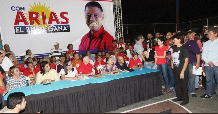 BracamontePSUV's tweet photo. .@PanchoArias2012  Nosotros los hombres y mujeres de bien de esta tierra... sabemos que el Zulia con Usted Tiene un Futuro Brillante. https://t.co/vUNKLIS93f