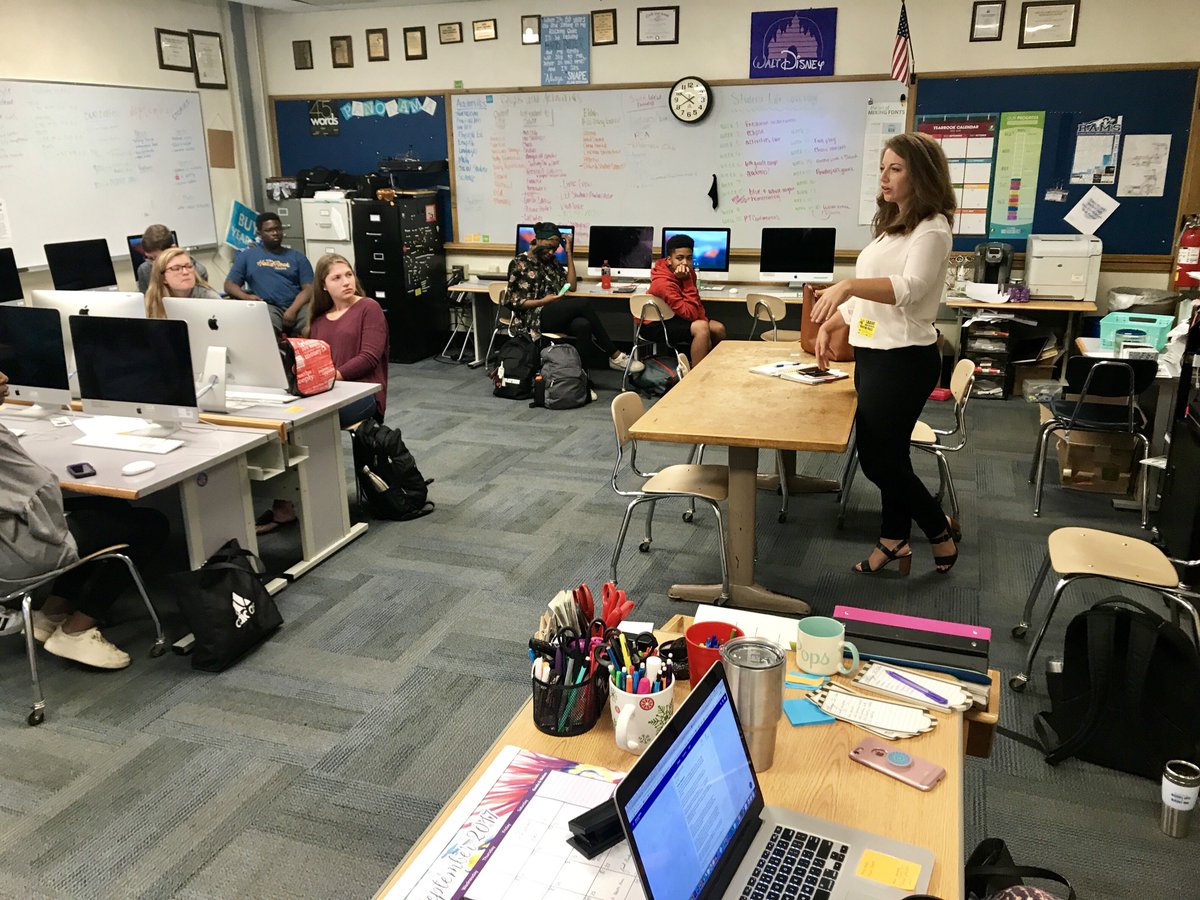 LadueMedia's tweet photo. Ladue grad @alexiszotos @KMOV talks to students about social media in journalism. Alexis says Facebook is so important. #LadueMedia #JEA https://t.co/U8WaT9vzCa