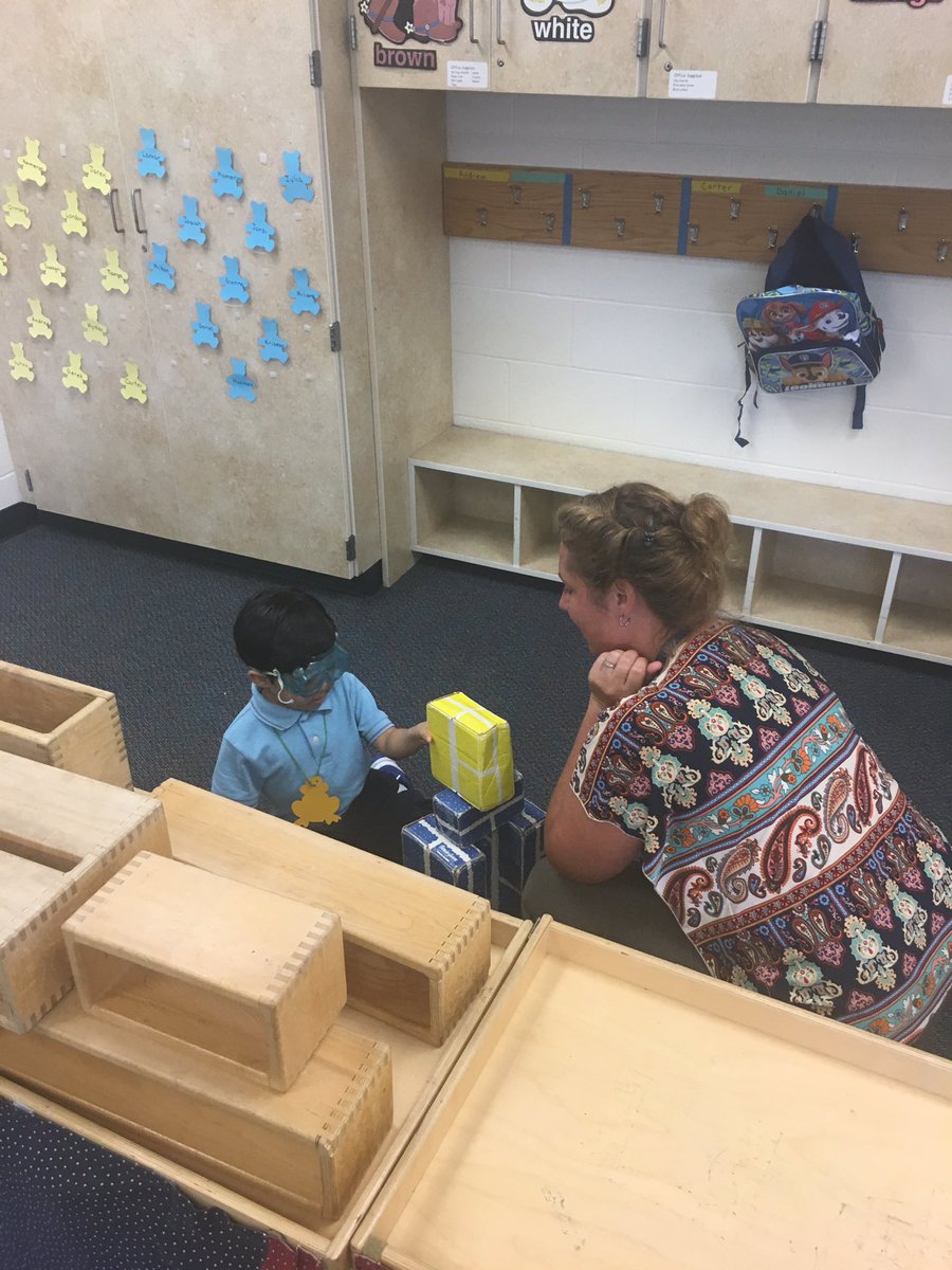 AMES_Principal's tweet image. PM Pre-K Day 1 --- already hard at play with our new classmates! #btscpps17 🍎✏️📙