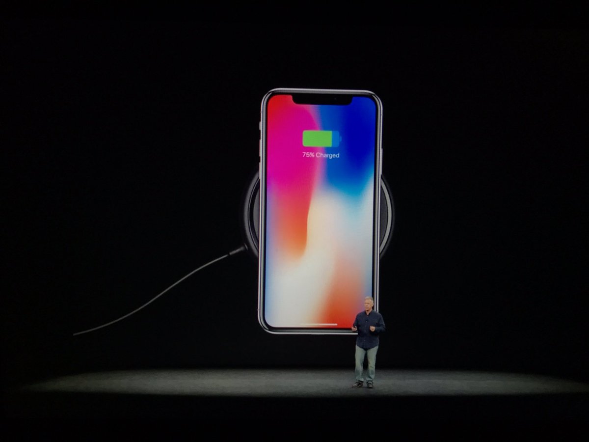 techr_r's tweet image. Wireless charging #appleevent