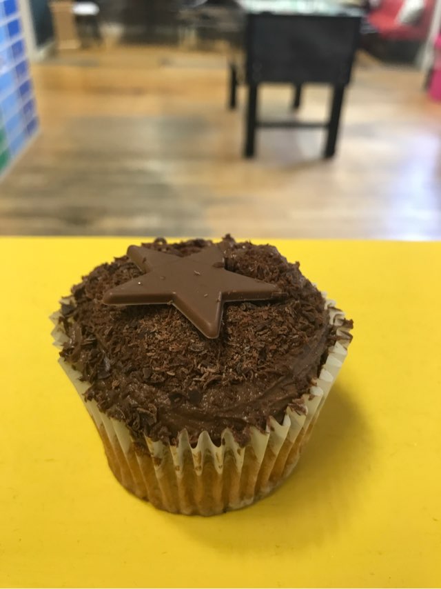 MoonpigUK's tweet photo. Who will be the star baker? Buyer Katie made chocolate &amp; banana cupcakes to celebrate #GBBO &amp; we're in ❤️ #bakingpro https://t.co/u6G3Dyg1sl