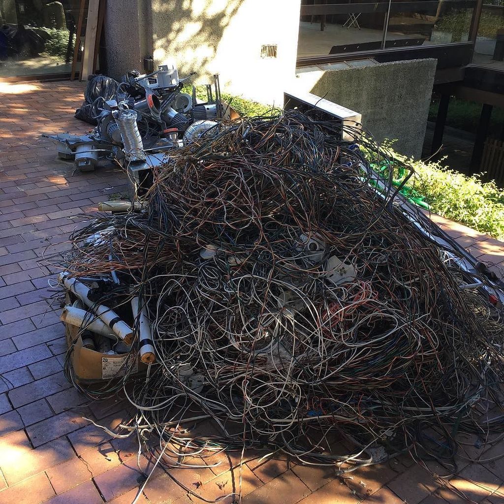 The things that come out of an older project...😦. #oncenewnowwaste #renovation #customhome #castleelectric #custom… ift.tt/2wZ3z19