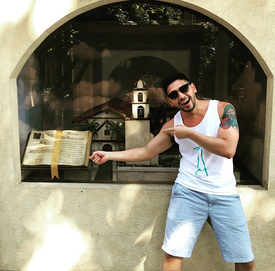 IglooRolls's tweet photo. Want your own Emerald City tank? Only $10! DM us, or buy in person at our party Sept 30. https://t.co/hyqojFmEic https://t.co/lZx1uF1LT4
