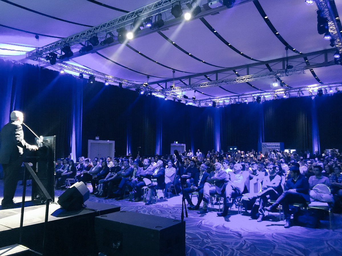 "Estamos viviendo una nueva revolución tecnológica" <a href="/poldc/">Pablo De Chiara</a> en el #SemanaTIC <a href="/Plan_111mil/">Plan 111 Mil</a>