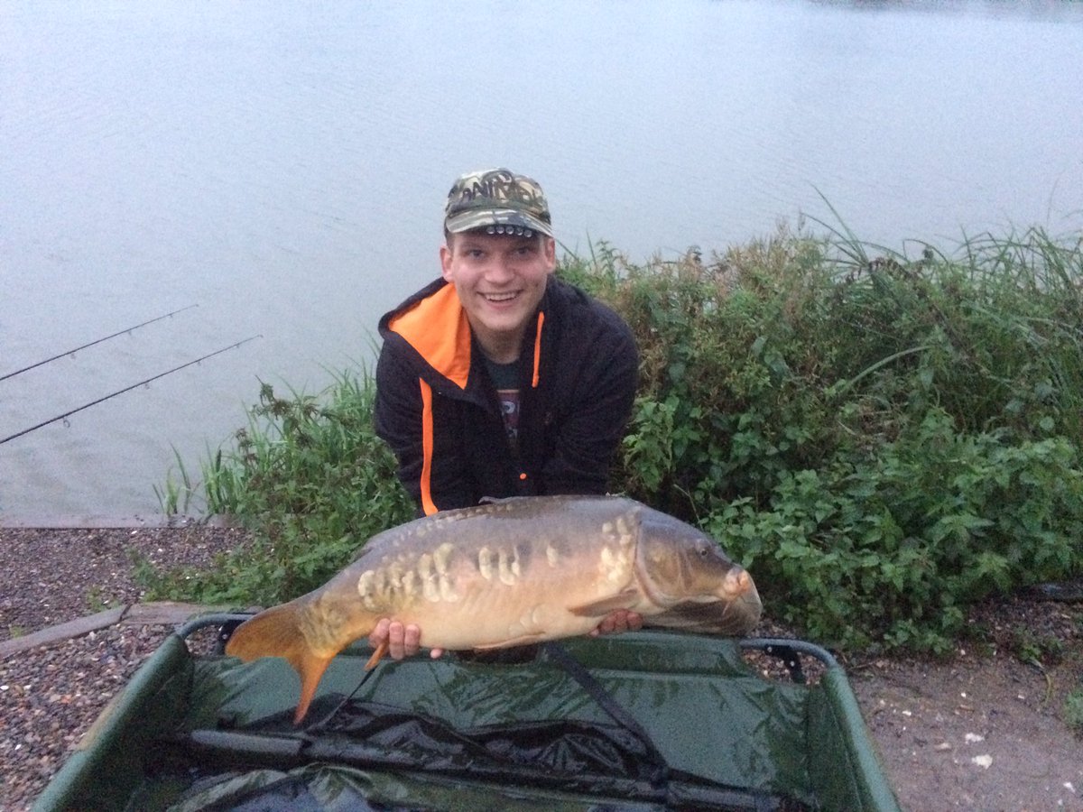 CarpyGwilliam's tweet photo. Now this bad boy! 23.5lb #carpy #carpfishin #cefnmabley #manilla #teamgwill.I.AM https://t.co/RlbfPMvi14