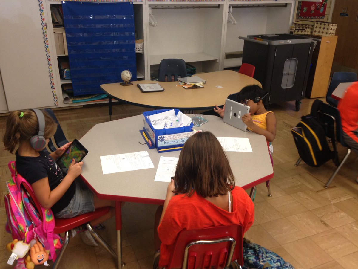 SorrentinoMath's tweet photo. Having fun with DreamBox in Ms. Cuccia's class @SorrentinoMath https://t.co/WGjh2pYaTk