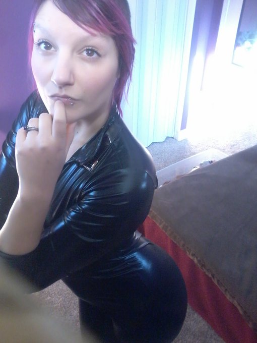 I'll be on @chaturbate soon bring me love, questions, tokens, and most importantly your soul!!! #Femdom<a class="tags" href="/tag/chaturbate">@chaturbate</a><a href="/tag/bdsm"class="tags"><span>#bdsm</span></a><a href="/tag/femdom"class="tags"><span>#femdom</span></a><a href="/tag/fetish"class="tags"><span>#fetish</span></a><a href="/tag/switch"class="tags"><span>#switch</span></a><a href="/tag/freak"class="tags"><span>#freak</span></a>