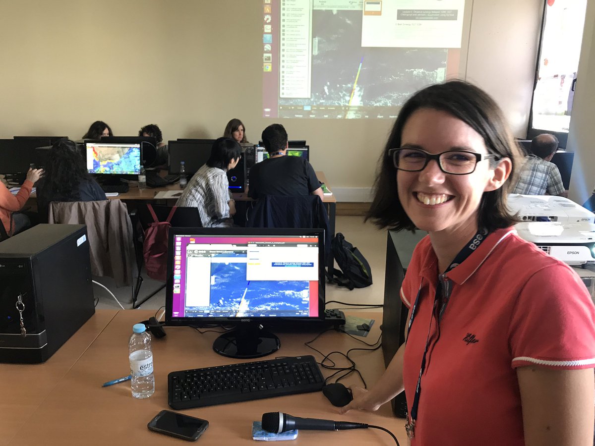 craigdonlon's tweet photo. Guru of the @oceandatalab SynTool Lucile Gaultier teaches full on synergy from @ESA_EO @CopernicusEU Sentinel satellites #OTC2017 @UPorto https://t.co/ktGumnWjmj