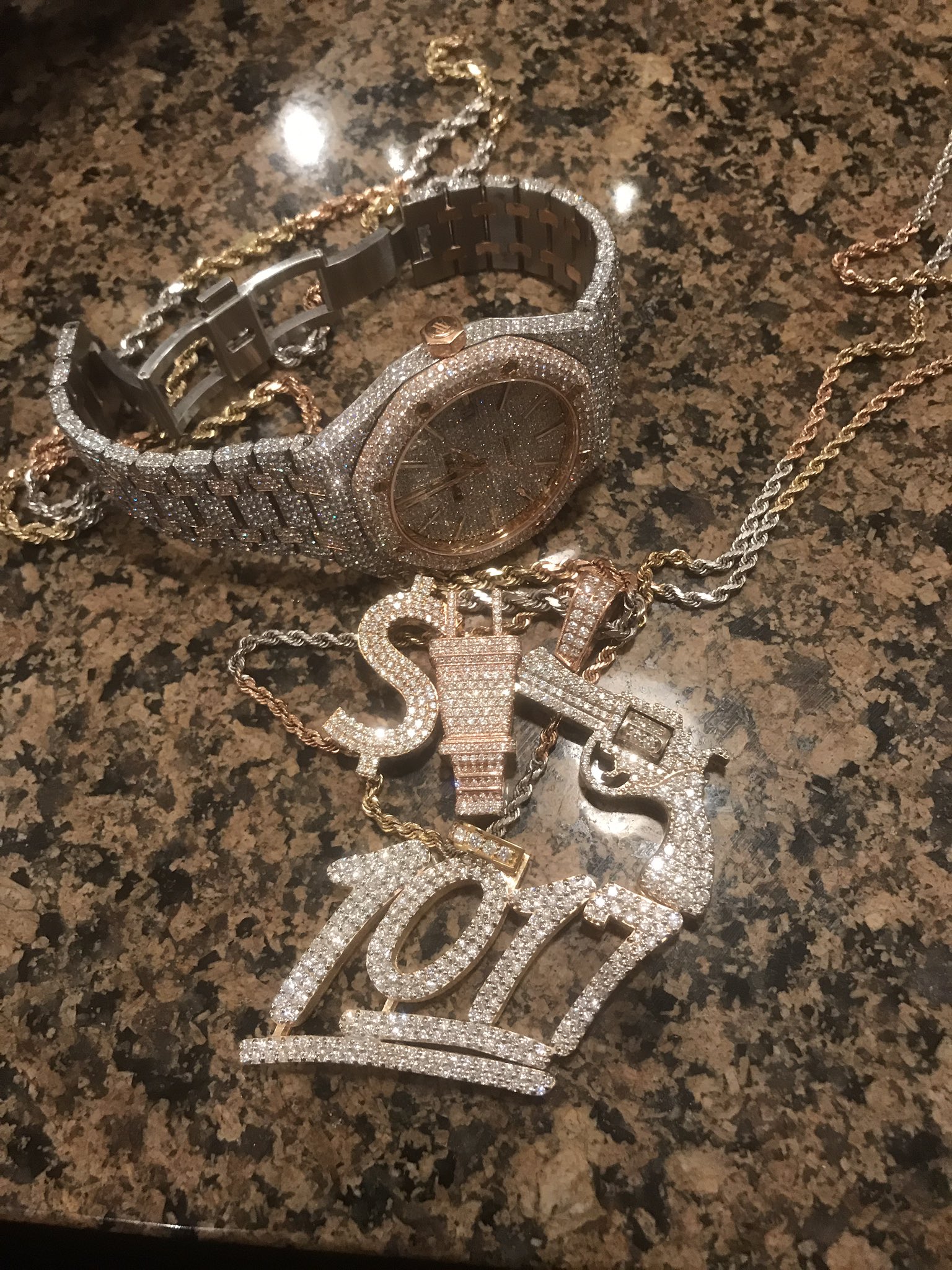 Hoodrich Pablo Juan on Twitter: "https://t.co/SzKh0fzpaa" / Twitter