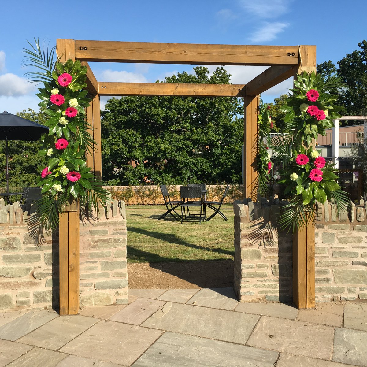 Jhakeylew's tweet photo. @SDFHC @SueM2250 @hopkinssarah @RayRb1974 @cuckooqueen @PositiveNewport Memories of the opening of the wonderful 15 bed Hospice. #SDFHC https://t.co/3MgiLrYnSx