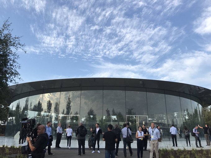 The Steve Jobs theatre 🎭 https://t.co/gDmBXigSif<a href="/tag/nifsv"class="tags"><span>#nifsv</span></a>