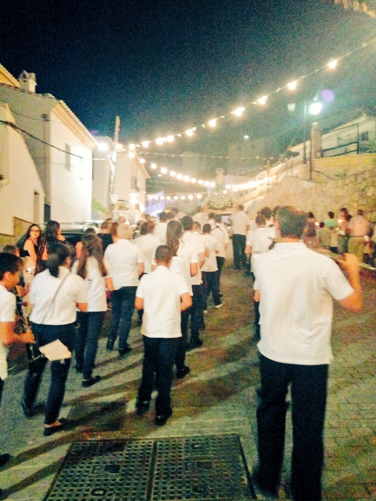 BandaElBorge's tweet photo. El Sab. 9/09 volvimos a procesionar un año más con la #VirgenMilagrosa en #LosRomanes de #LaViñuela. #CofradiasMLG @PatronasMalaga https://t.co/NyNK7OBy01