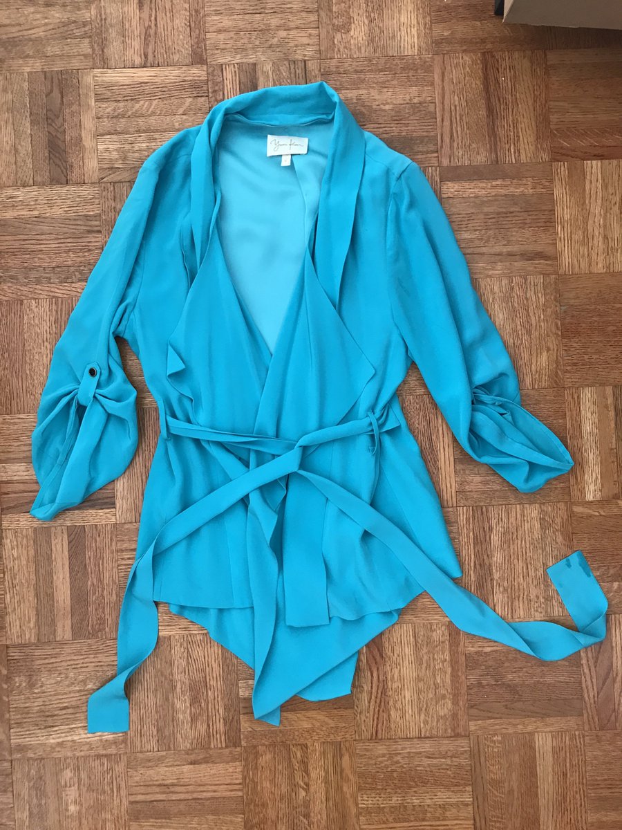 sarahkarpward's tweet photo. End of summer closet clean out! Clothes &amp; shoes from #Missguided, #YumiKim, #JimmyChoo, #KateSpade &amp; more 👗👚👠

Shop: https://t.co/2idLsUt9YR https://t.co/7yqa5hxOTd