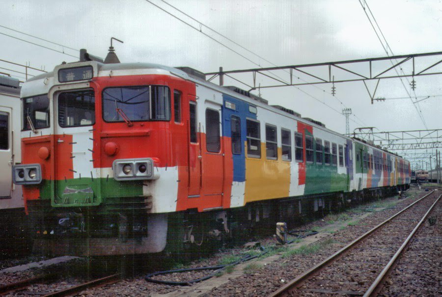 新作登場，人気 仙山線用455系「パッチワーク電車」