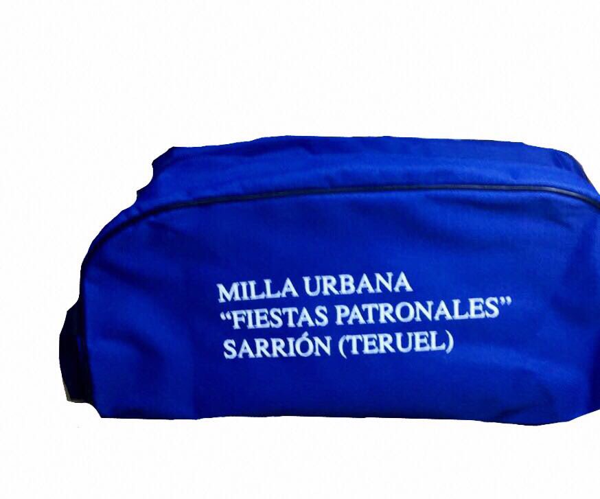 Regalo de zapatillero deportivo de #ExclusivasSarrión a tod@s l@s participantes al finalizar la @MillaSarrion. ¡¡Esperemos que os guste!!