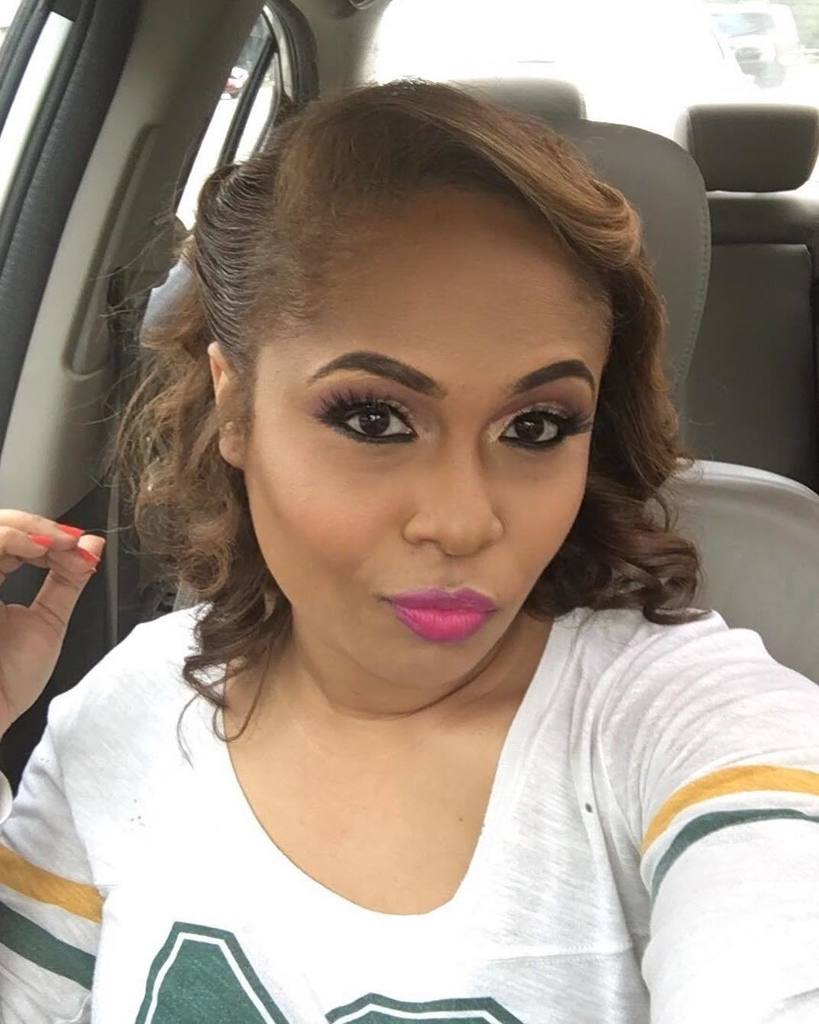 TruCommodity's tweet image. Just because the #packers won this weekend... (and because my client is gorgeous 😉). #clientselfie #greenandgold #curlsondeck