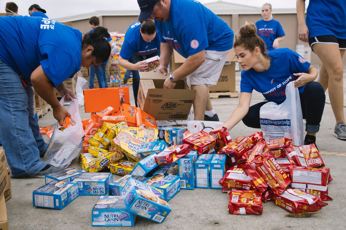 ConvoyofHope's tweet photo. Thanks to your support, we've distributed more than 100 truckloads of supplies to survivors of #HurricaneHarvey. https://t.co/9EoagL8G3x