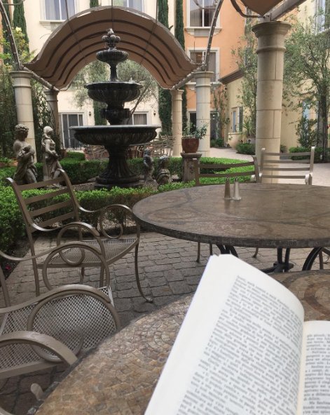 Ayres_Hotels's tweet photo. Crack open a good book in the quaint courtyard of Ayres Hotel Laguna Woods! #TravelTuesday #AyresHotels https://t.co/CP3hspx8oU