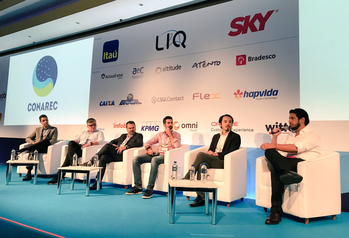 XBR's tweet photo. "O Twitter possibilita que marcas ofereçam soluções exclusivas para perfis de consumidores distintos", @cadu_aun no @Conarec #Conarec2017 https://t.co/zVoXs7AHgY