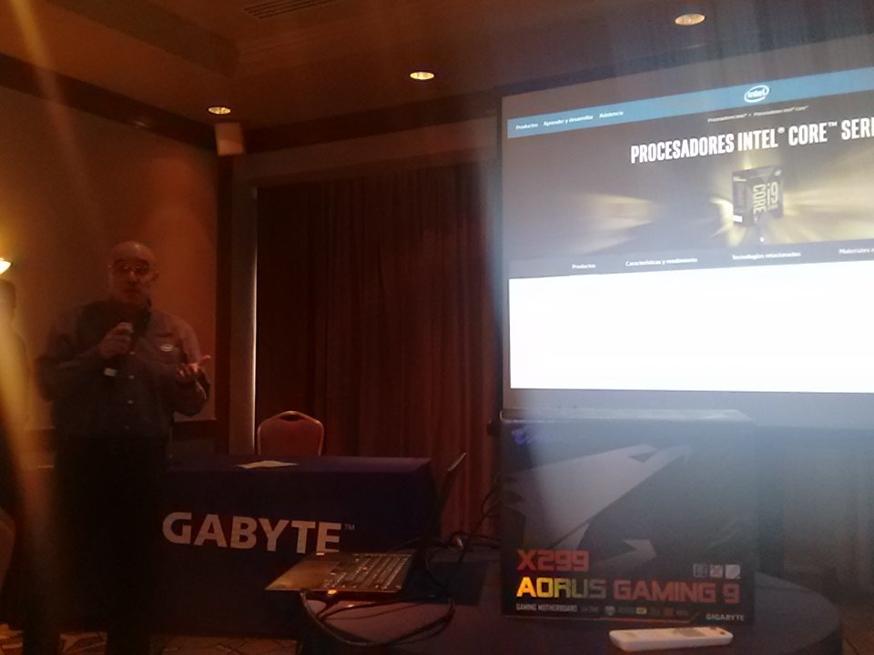 jimmyarq_'s tweet photo. yaviene #i9 de @intel @intel_la #AORUS @GIGABYTE_MX #gigabytemexico @Gigabyte #pc #xbox #intel #intelmexico #steam https://t.co/6kDx7VAQbu