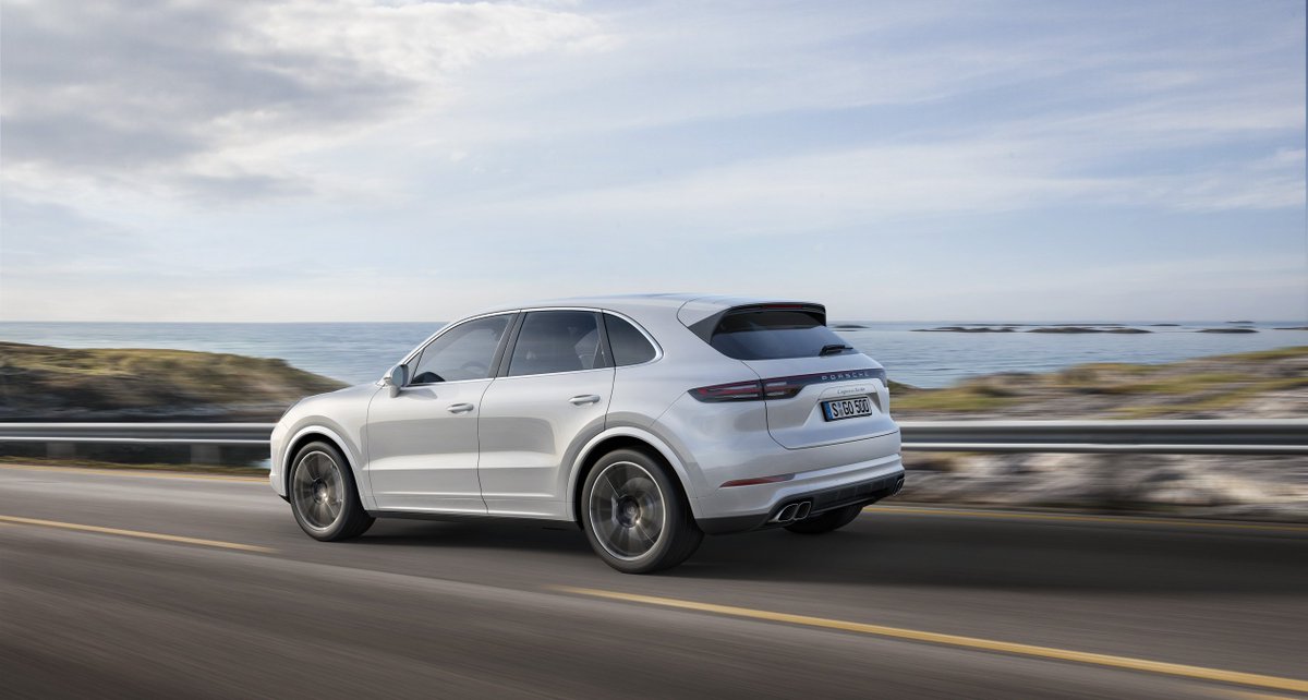 CarbonOctane's tweet photo. The new #Porsche #CayenneTurbo comes with 550hp, 0-100kmph in 3.9 sec, should start at AED 554,300 for the basic trim in #Dubai #UAE https://t.co/ejtI9xsULy