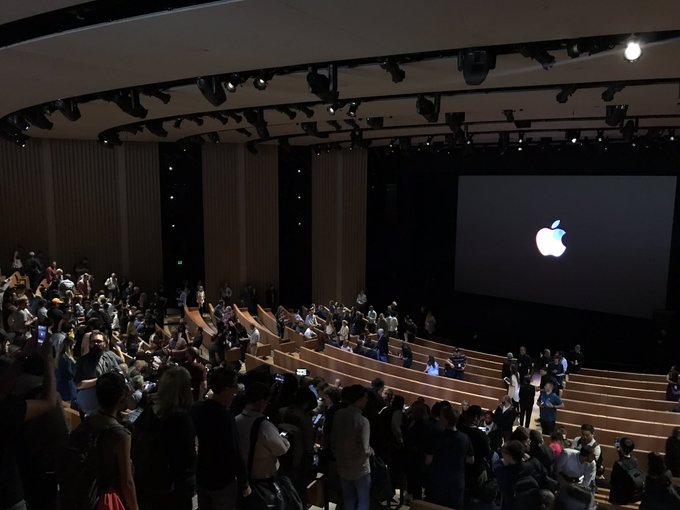 Into the Steve Jobs theatre. Considerable whooping happening here. For the room, that is. https://t.