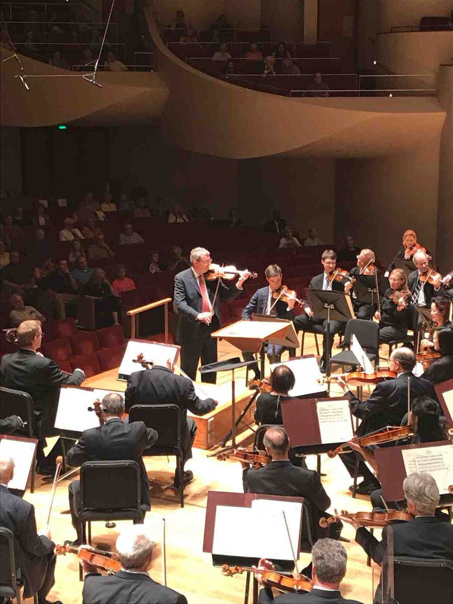 OSVRguy's tweet image. Mozart meets virtual reality. How VR is and can be used for in classical music. bit.ly/2ffULup