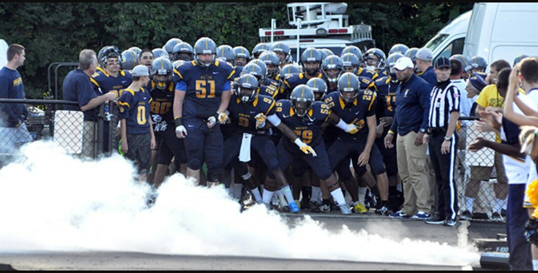 _gusbus20_'s tweet photo. Extremely Blessed and Honored to have received my first offer from Marian University!!! 〽〽 #GoKnights #BatCole https://t.co/W7R6NY4rBT