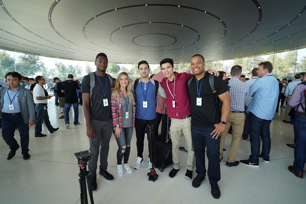 tldtoday's tweet photo. Ran into some cool people for this Apple thing @MKBHD @ijustine @damnitralphy @SoldierKnowBest https://t.co/6ELS1LUf0N