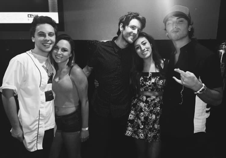nutellacat's tweet photo. Happy 5 years to my favorite boys , im so proud of you and so grateful for you Thankyou for everything 💜#5YearsOfE3 #5yearsofemblem3 https://t.co/EaaBSo9D9r