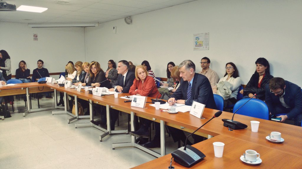 #Ahora #ComisiondeSalud <a href="/HermesBinner/">Hermes Binner</a> promueve producción, distribución publica de repelentes para eliminación Dengue, Zika y Chikungunya.