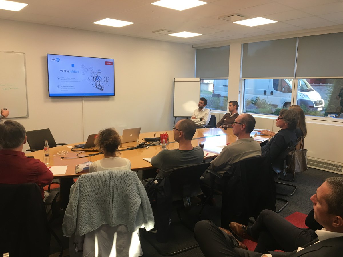 Exact_BE's tweet photo. #Codabox @Getsilverfin @Exact_Be slaan de handen in elkaar. #automatisering #onlinesamenwerken #accountant https://t.co/l5cw71DxIq