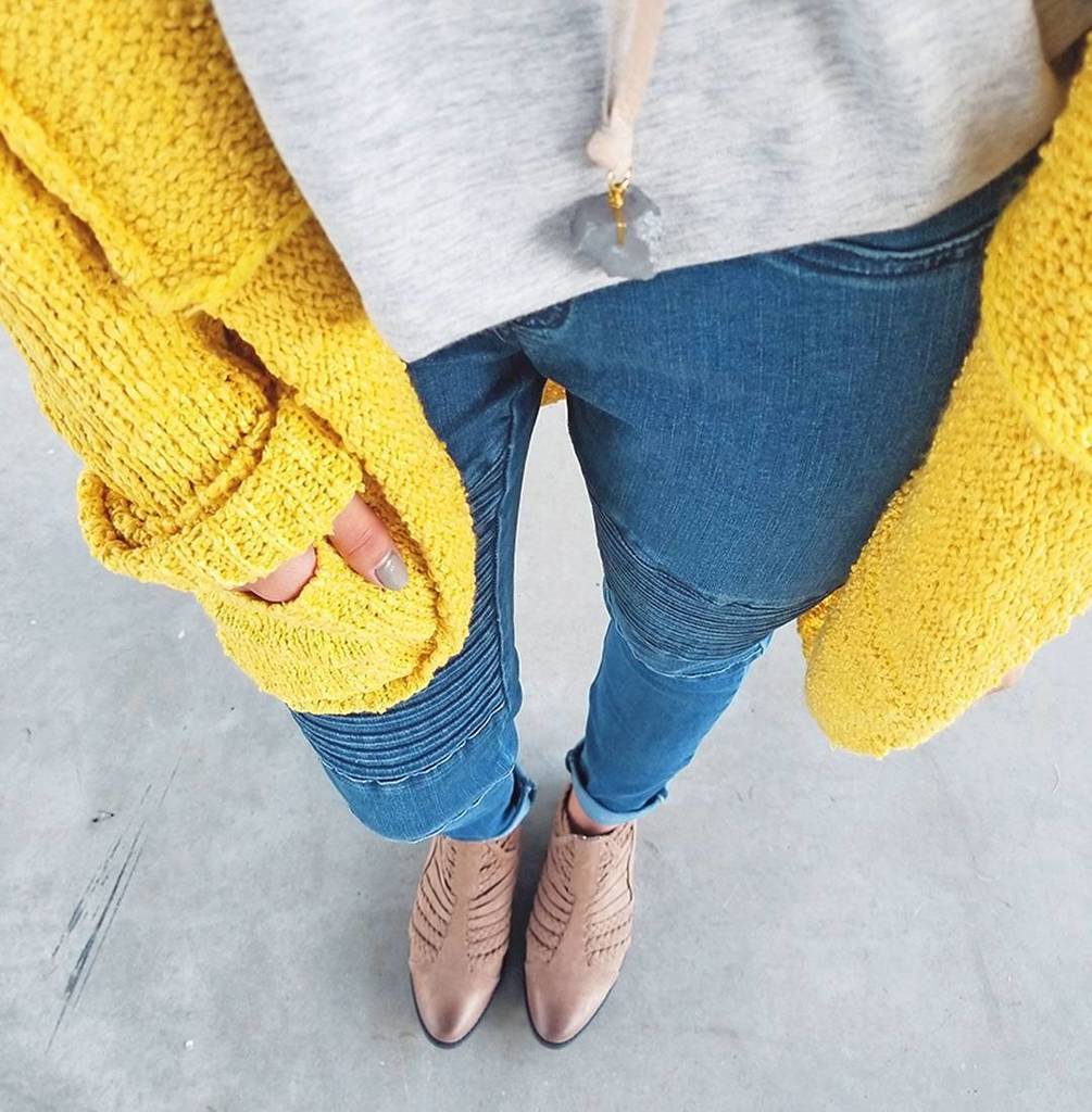 ChelseasBtq's tweet photo. Colors of the season. ๐ ๐ ๐ ๐ ๐
.
.
#fall #fallfashion #falltrends #oversizedeverything #basic
#comfy #casual #inโฆ https://t.co/rFxENrJmKj https://t.co/26lwSOZTkx