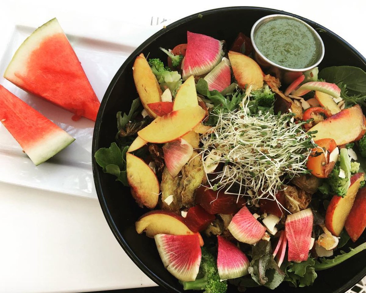 Keep it fresh and LOCAL for lunch! Order up: site.menudrive.com/localfoods

(📸: IG ingekellermann)