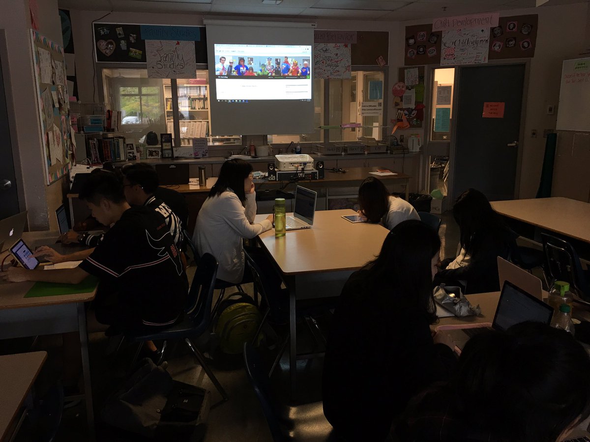 geebryan's tweet photo. @Coquitlam_IntEd students @rside43 learning how to use their @edublogs #rapidnation #rapidpride @sd43bc @cysd43 https://t.co/a8c5I2WqOZ