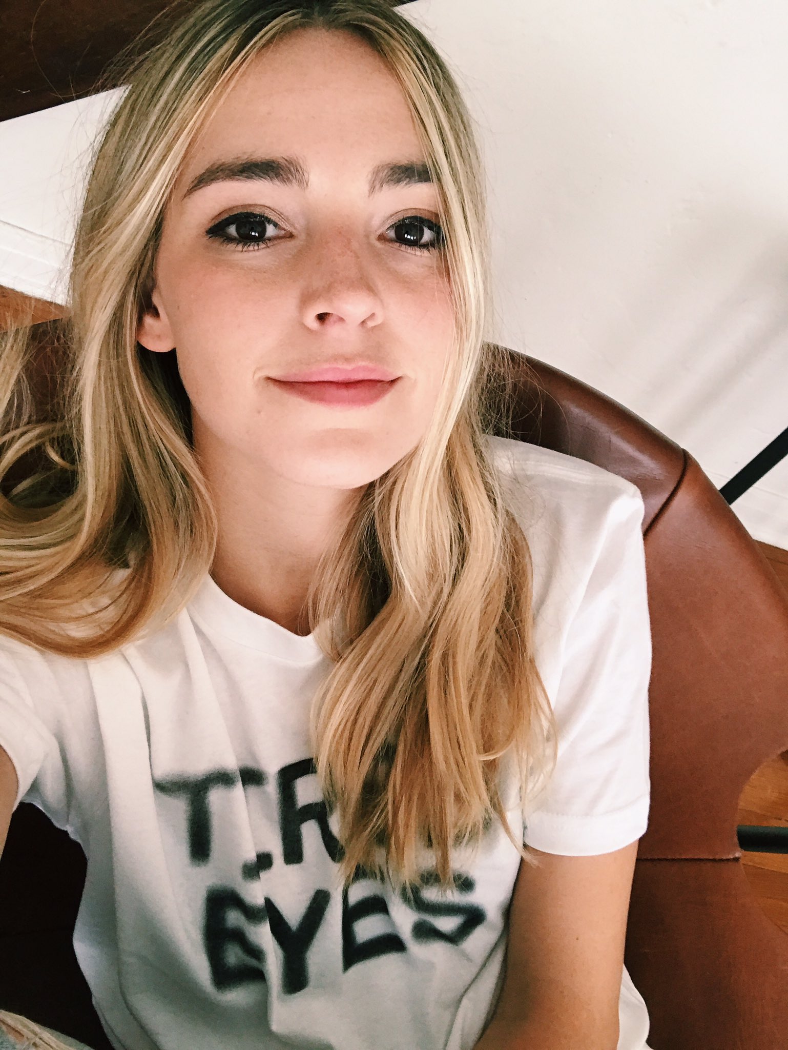 Katelyn Tarver on Twitter: "🤳 🙃 https://t.co/13ayaSKZu7. 