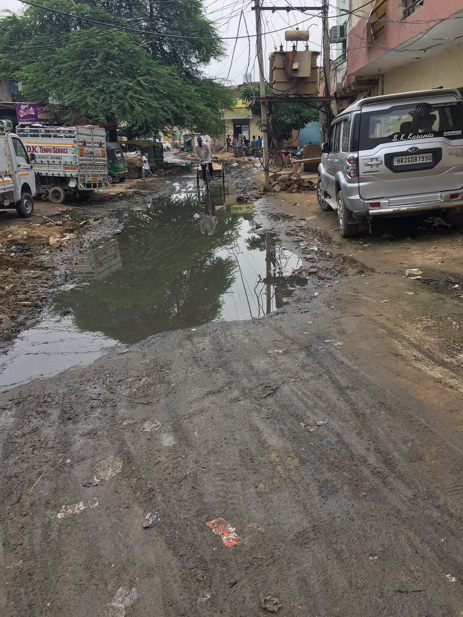 vikramlohia's tweet photo. @cmohry @mlkhattar Sir last 2 year the way to school is filled with overflowing sewage, complaint to MCG but action. Pls help https://t.co/9pkBiCDS42