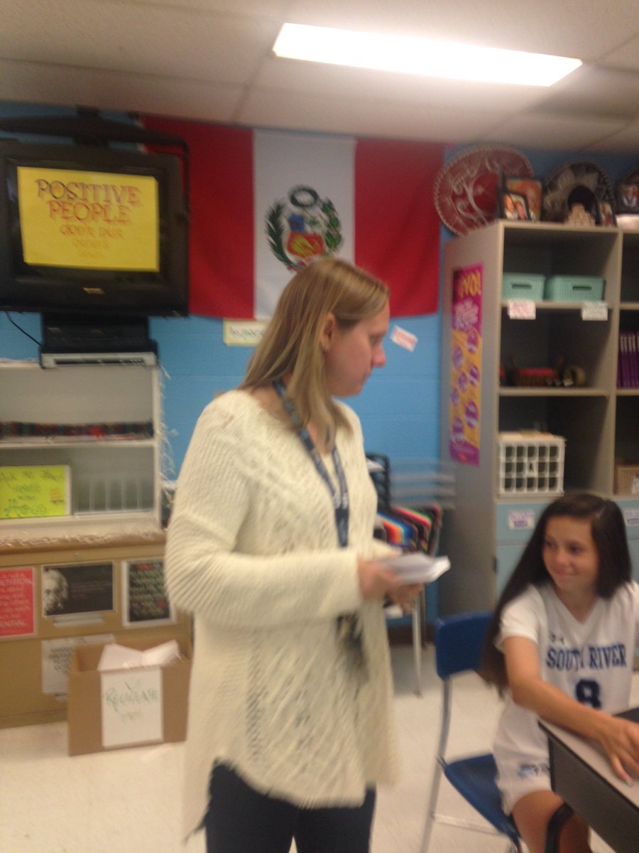 aacpswcl's tweet image. @MicicheSRHS &amp;amp; @SRSeahawksaacps WCL classes with #engaginginstruction #targetlanguage #leadwithlanguage