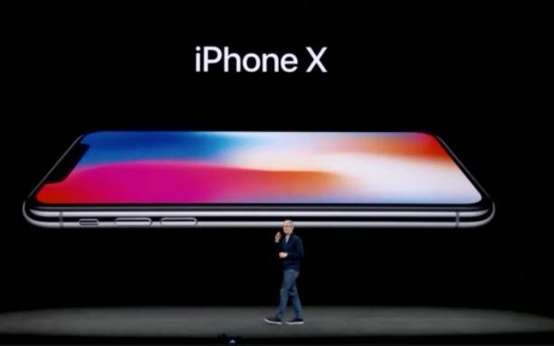 business's tweet image. iPhone X: All-screen front, stainless steel band, glass on the back bloomberg.com/news/live-blog…