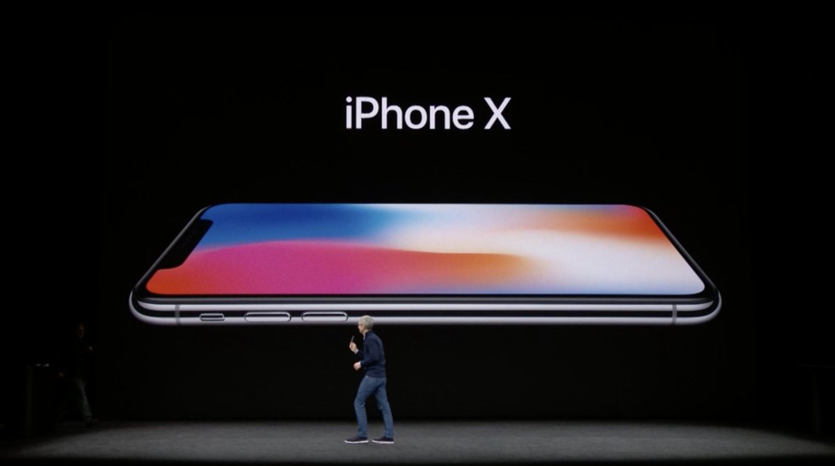 TechishHQ's tweet image. iPhone X (TEN) announced - nothing new from the leaks. Edgeless display, space gray and silver, Super Retina Display.