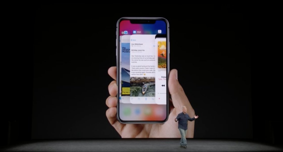 wjrothman's tweet image. More iPhone X shots - "No more home button..." Swipe up from the bottom to get home. Side button for Siri. wsj.com/livecoverage/a…