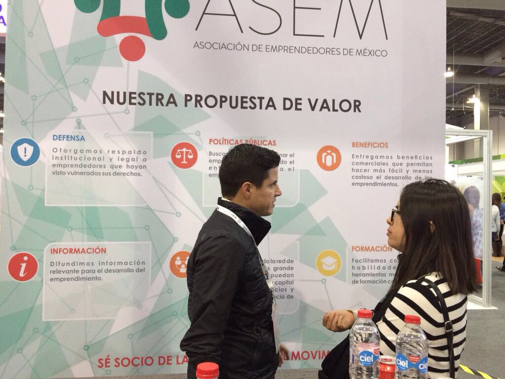 ASEM_Socios's tweet photo. Nuestros socios fundadores en #SemanaDelEmprendedor invitando a emprendedores a formar parte del #PoderASEM. https://t.co/dtp1sRcjV5