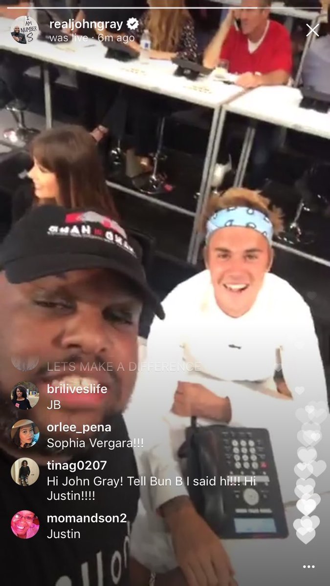 HarpoBieber's tweet photo. Justin looking like a little muffin at the #HandInHand event tonight https://t.co/Gi71INLsTh