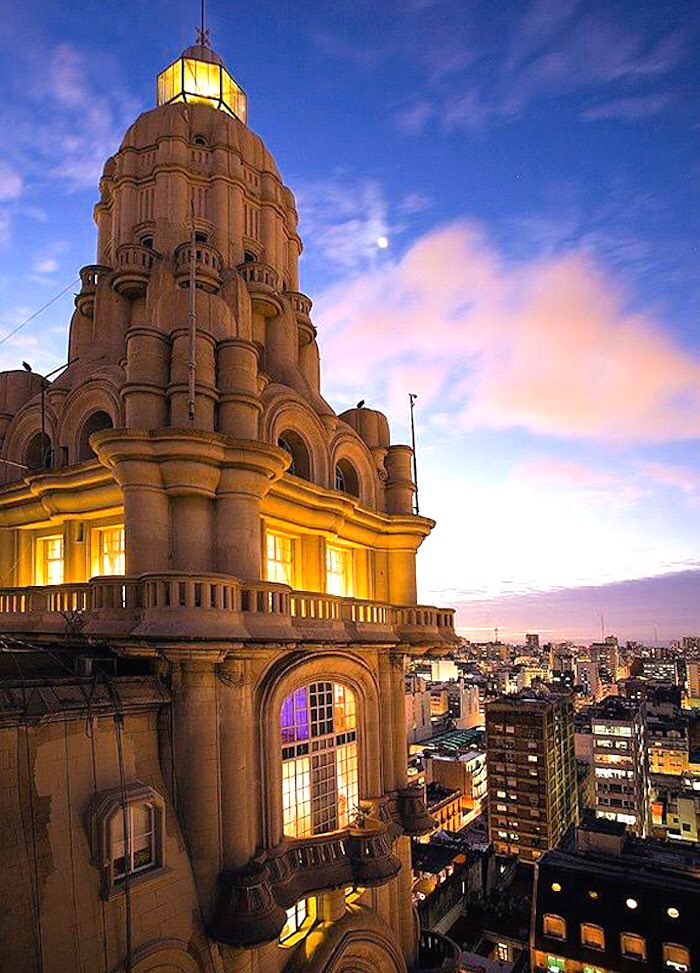 A pedido del publico vuelven los sorteos al tour del Palacio Barolo. Con un RT ya están participando. Seamos felices y bellos 😘❤️
