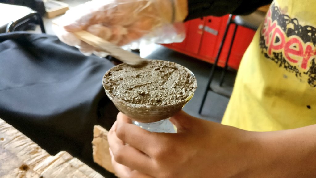 FernwoodDT's tweet photo. Students seem to be enjoying the #concrete mixing learning about ratios and composites #year9 #biomimicry #dt #dtchat #design #makingskills https://t.co/5vAjNY4i2f