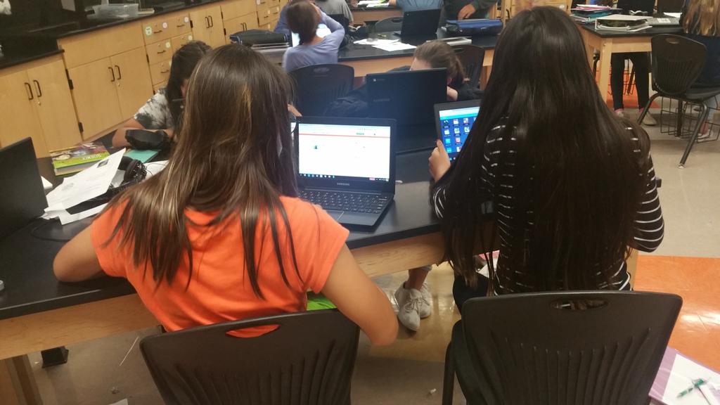 smayer1ITS's tweet photo. 7th Gr Science with Mrs. Henning integrating technology utilizing chromebooks #TexHillMS #edpuzzle #stemscopes #neisditech https://t.co/cRYXZMo9Ce