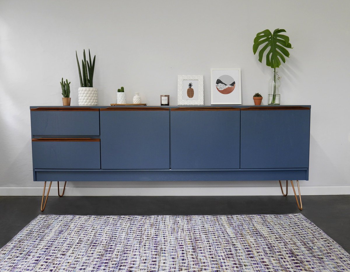 I've gone for Stiffkey Blue on this piece. I'm still loving shades of navy #upcycledhour