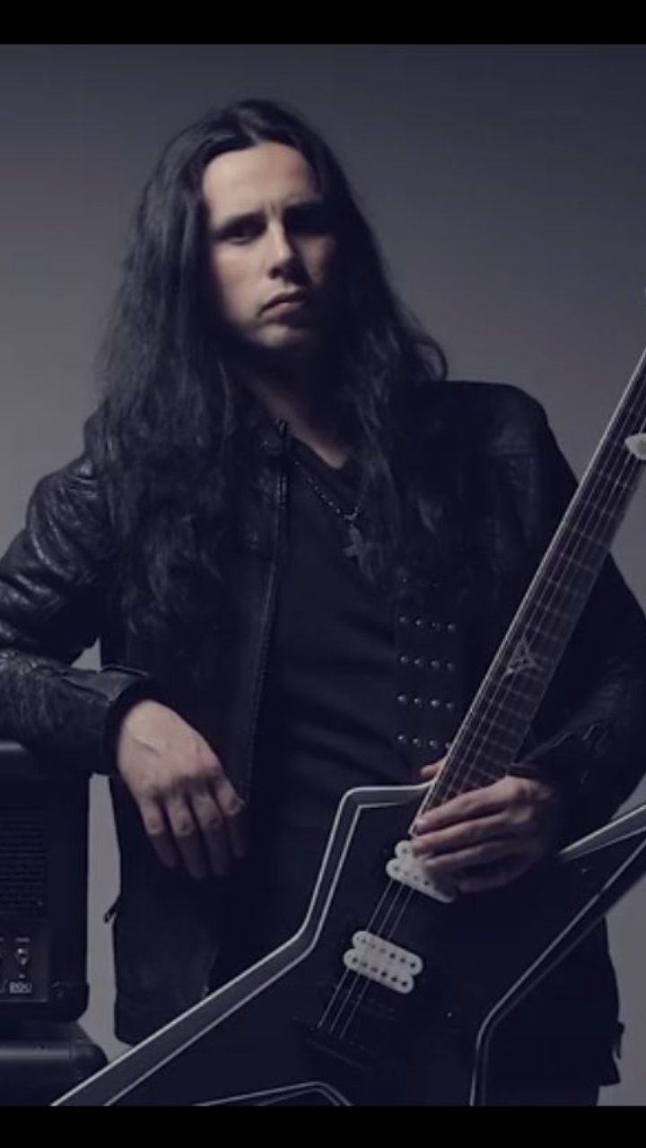  Happy birthday Gus G !!!    